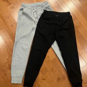 2 pairs of men's American Eagle Joggers (Small TALL)